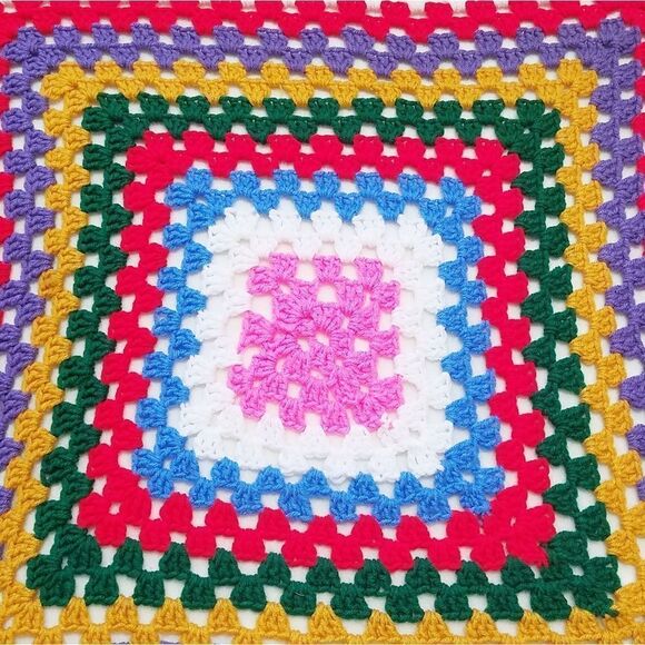 VINTAGE Hand Made Granny Square Throw Blanket - Picture 3 of 6